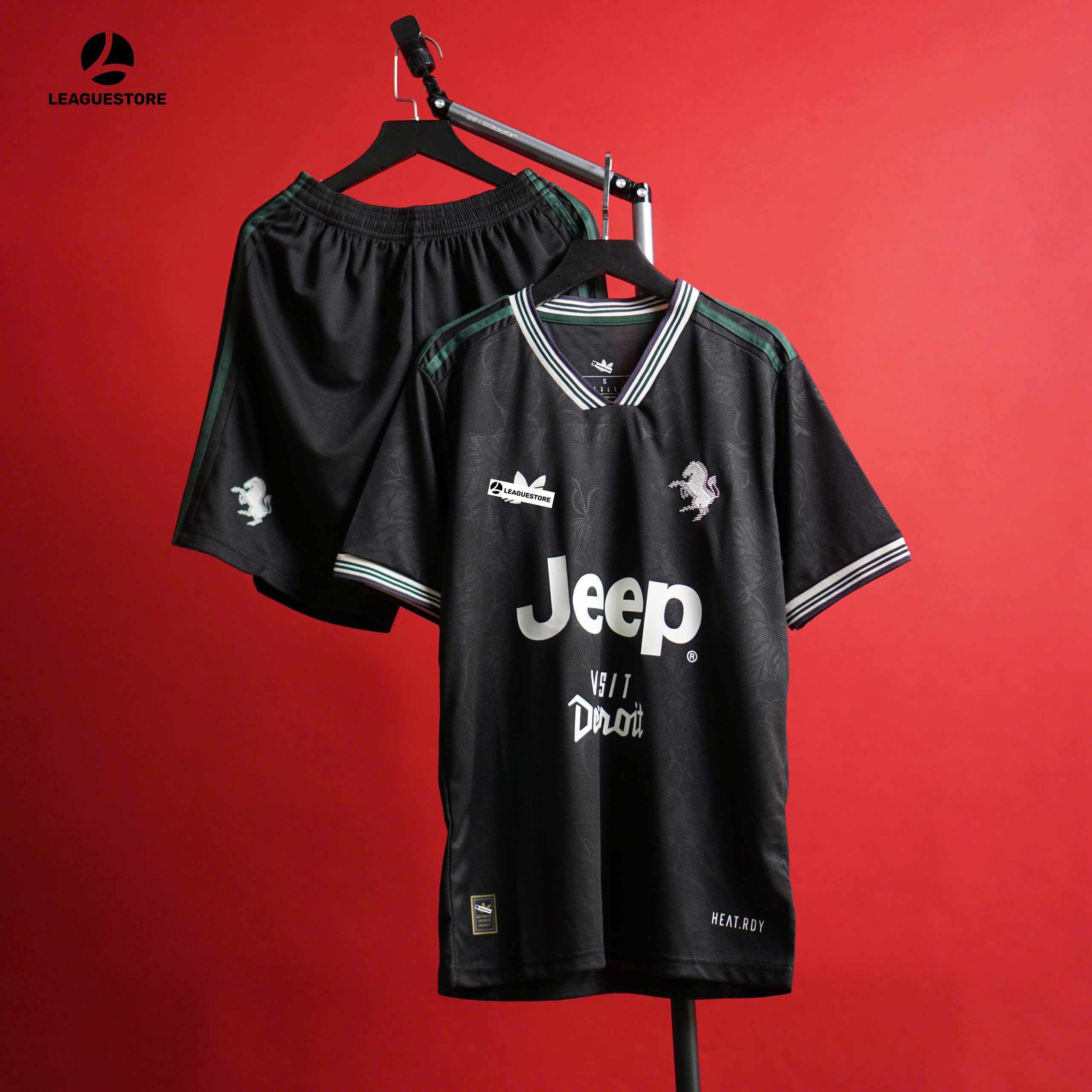 Áo Đấu Juventus 3rd 2025/26  – Màu Đen Phối Xanh Rêu Cực Ngầu