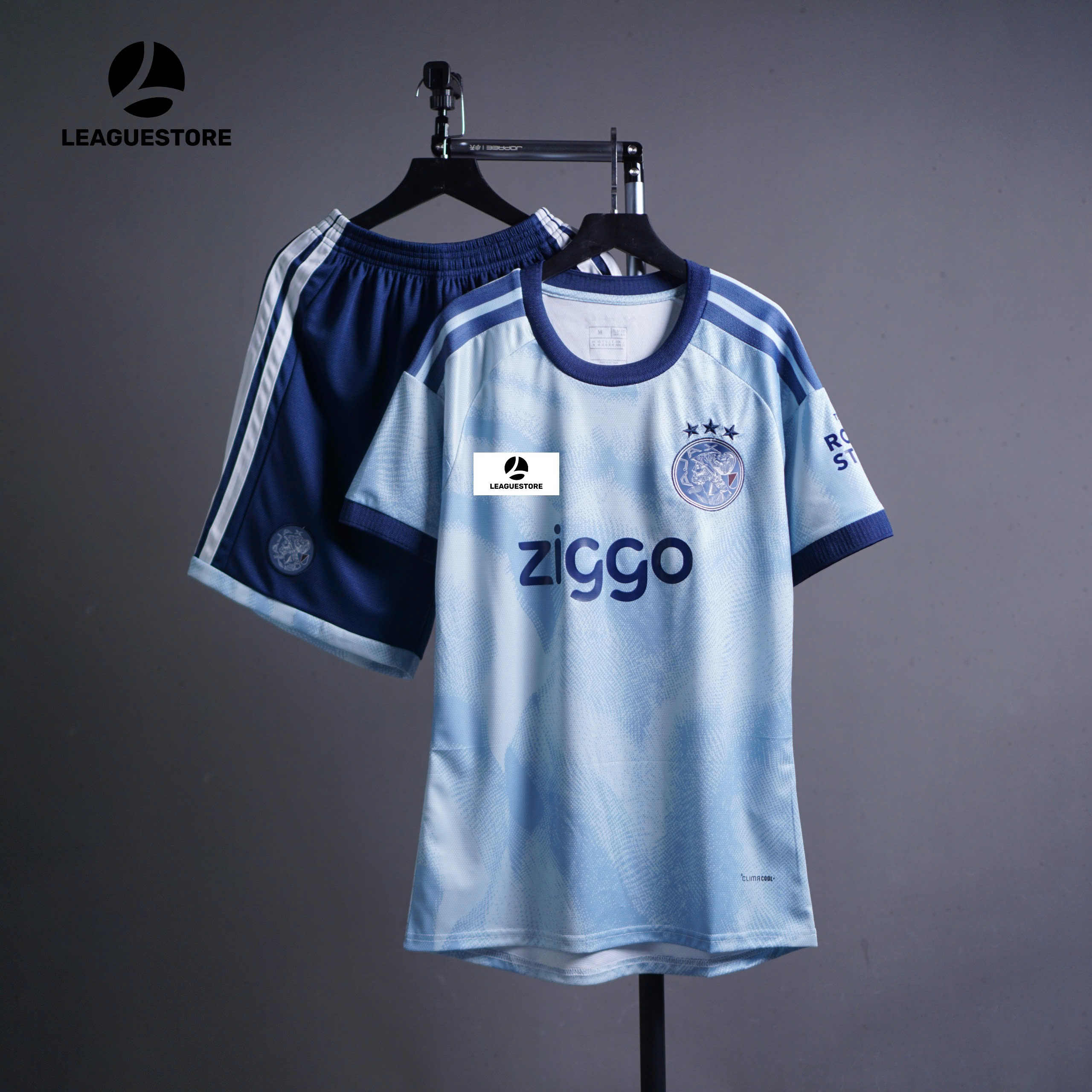 Bộ Quần Áo Ajax Sân Khách 26/27 – Xanh Da Trời Phối Xanh Navy 🔵⚪