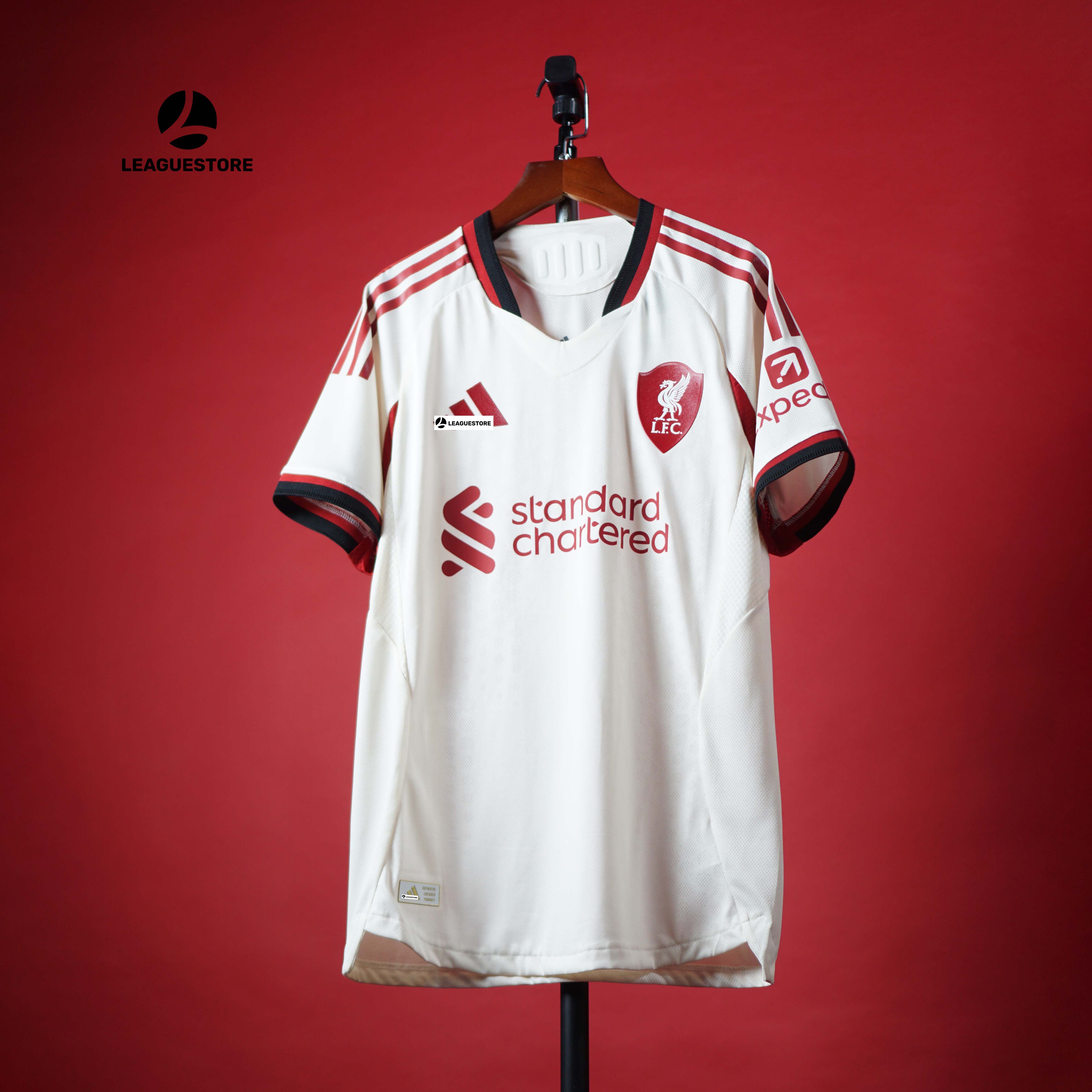PLAYER Liverpool Sân Khách màu be ngắn tay 25/26 - Logo cao su non