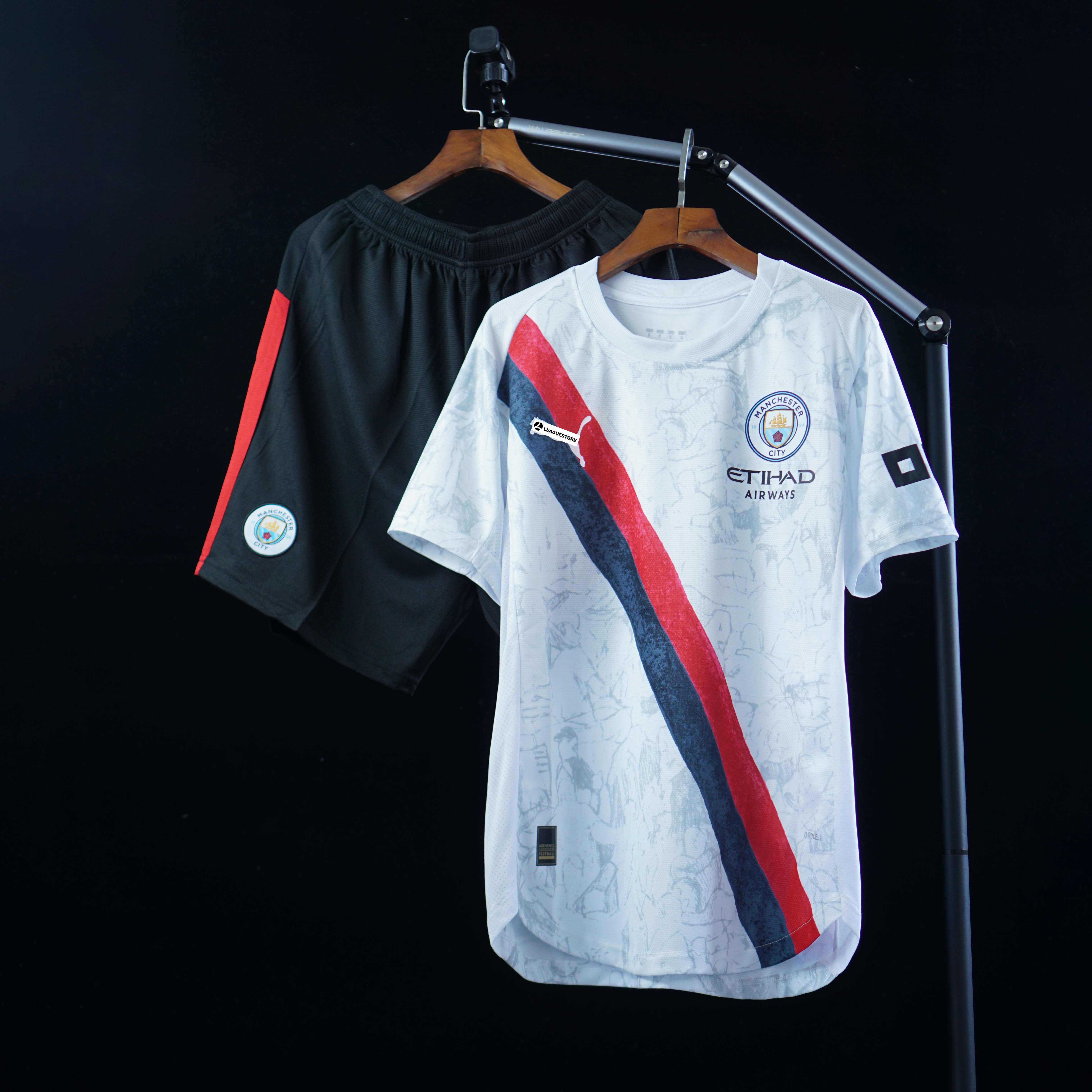 Áo Đấu Man City Sân Khách Màu Trắng 2025/26