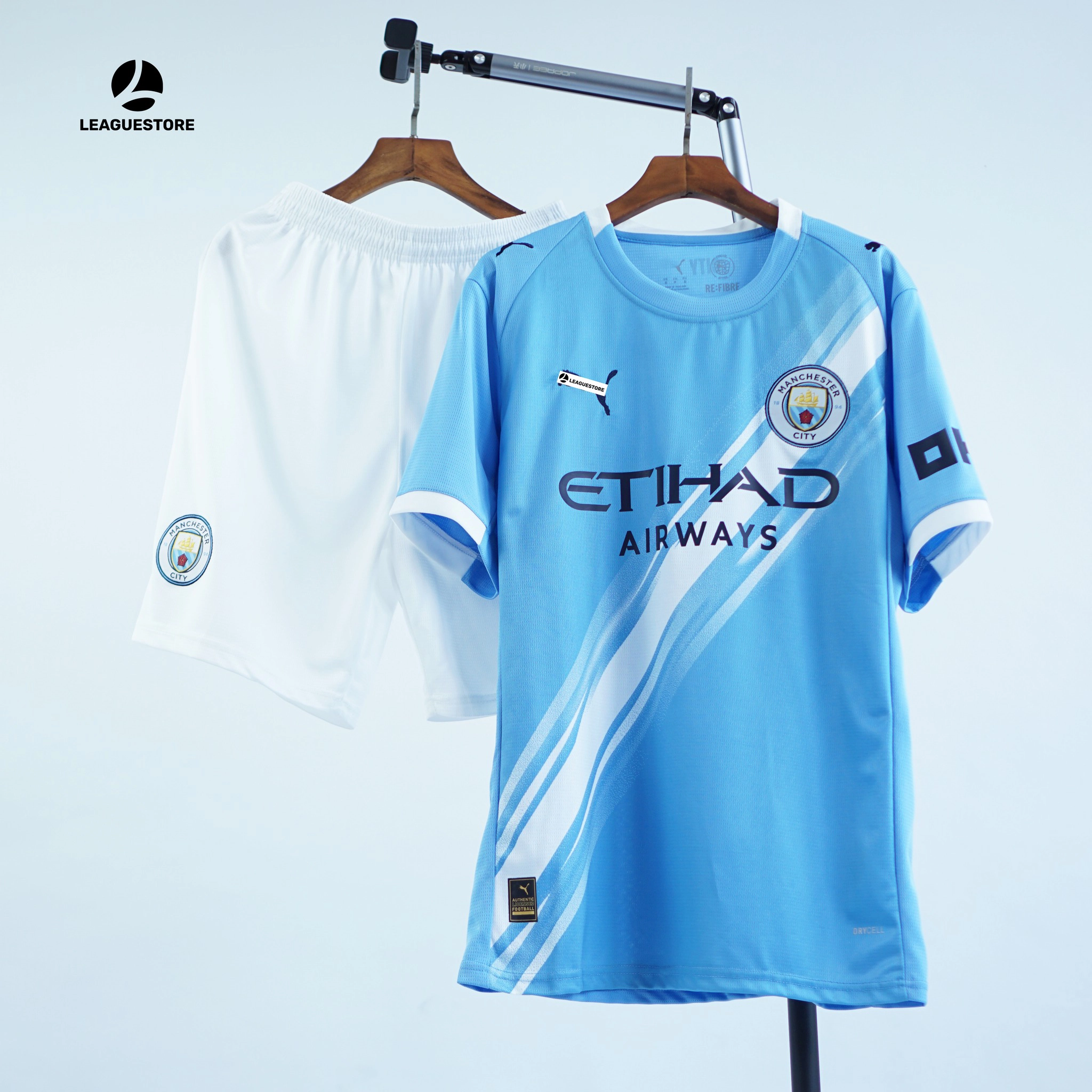Bộ Áo Đấu Manchester City Sân Nhà 2025/26 - Logo thêu