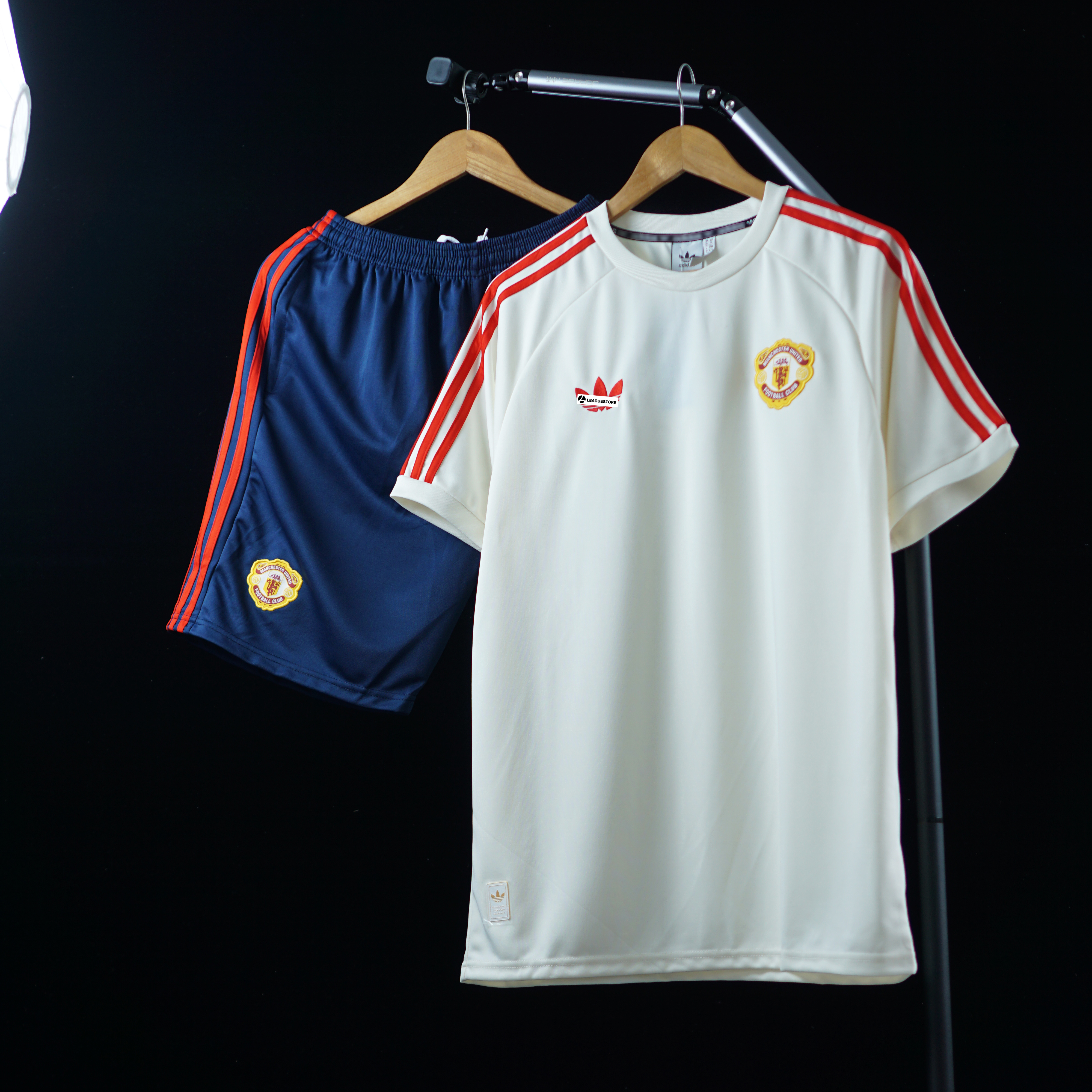 Bộ Training Manchester United 24/25 – Có Túi Khóa Kéo