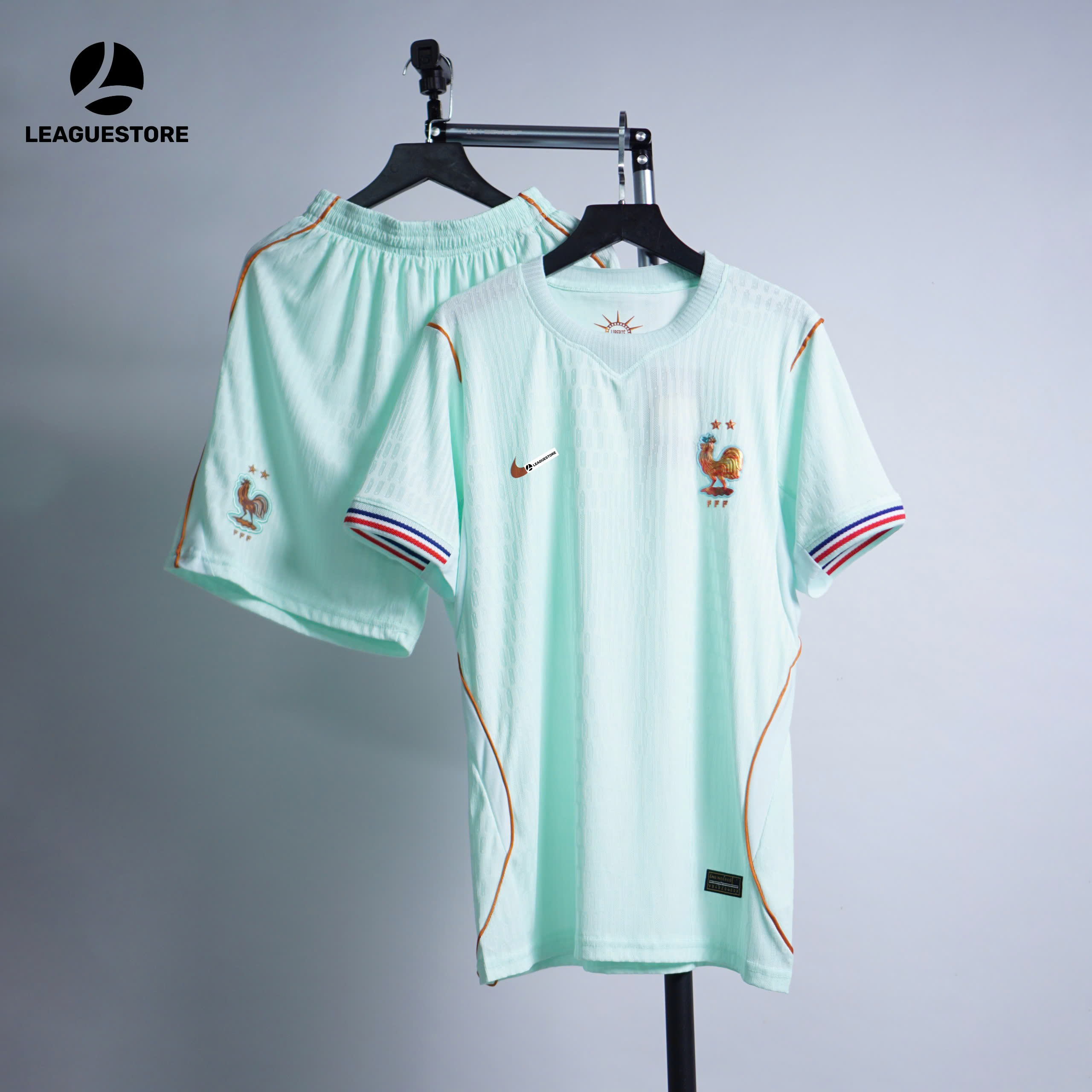 Bộ Quần Áo Đấu Tuyển Pháp Sân Khách World Cup 2026/27 – Bản Fan Logo Cao Su 🇫🇷