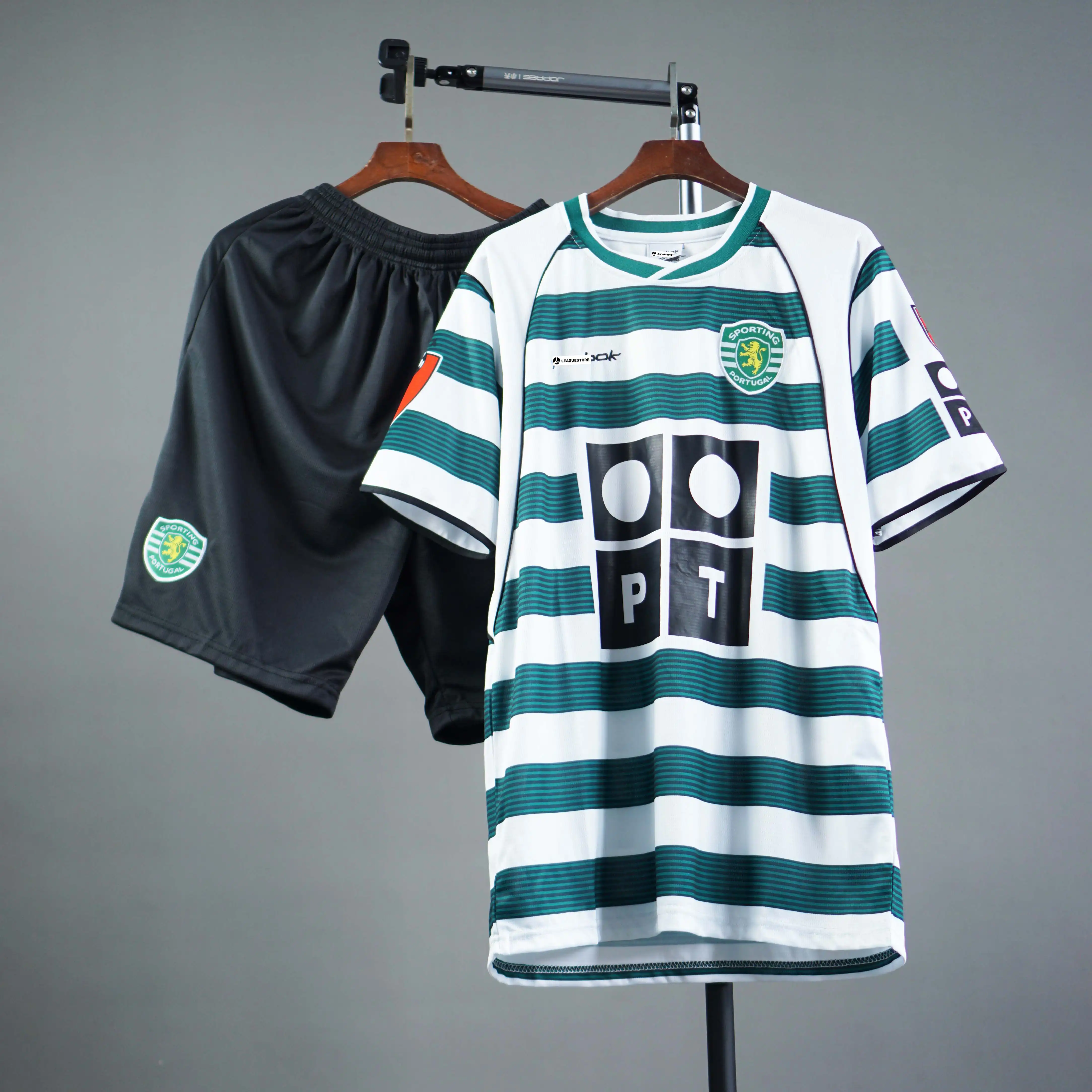 Retro Bộ Áo Đấu Sporting Lisbon 2001–2003 - FAN versions - logo thêu