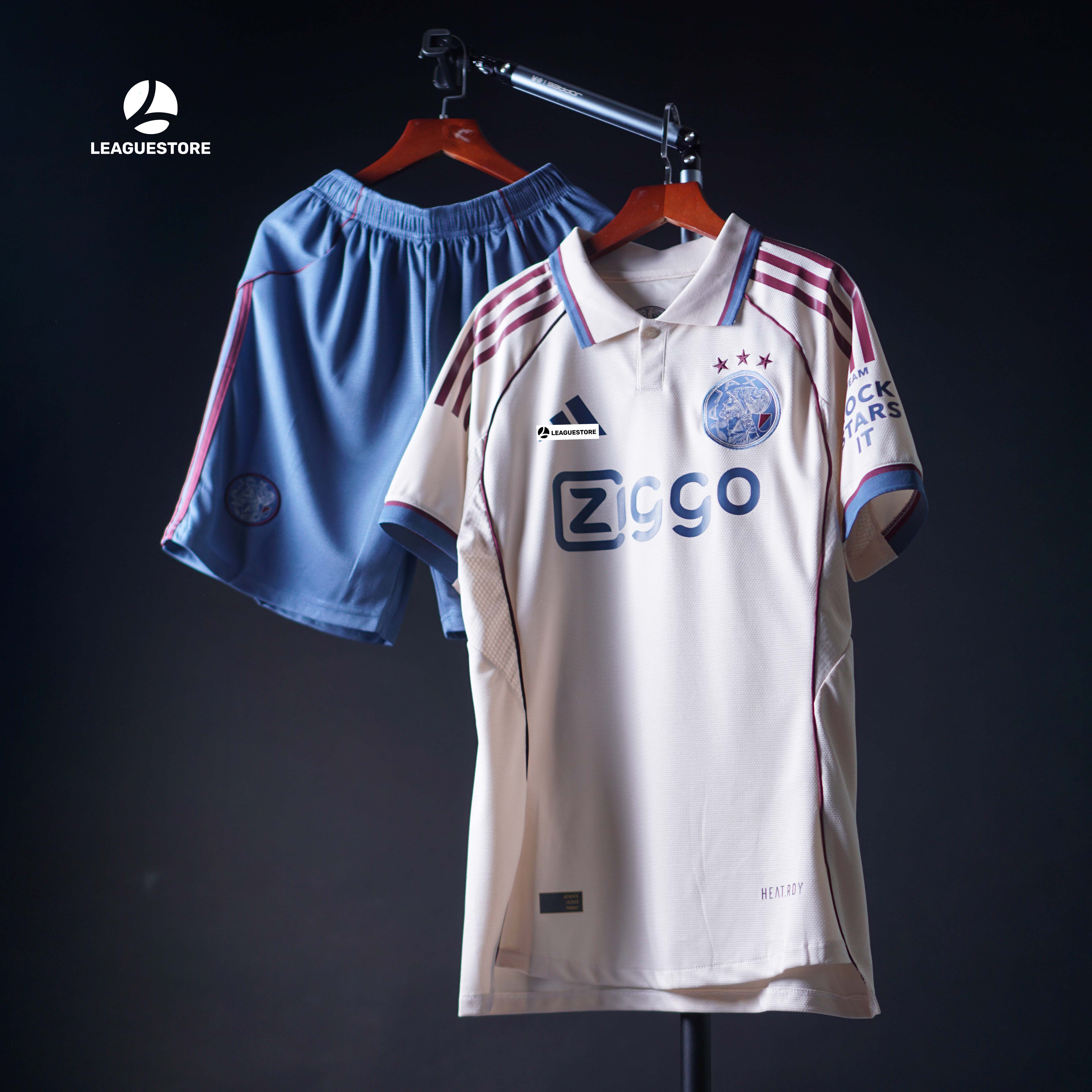 Bộ Quần Áo Ajax Sân Khách 25/26 – Phối Màu Lạ Mắt – Cổ Bẻ Thanh Lịch