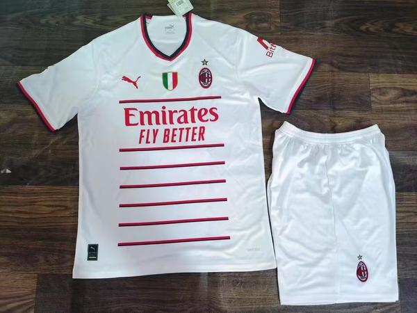 AC MILAN SÂN KHÁCH MÙA TRẮNG MÀU 22/23
